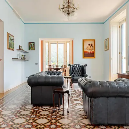 Vila Celeste - *