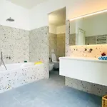 Celeste - View, Daily Housekeeping Villa Argegno